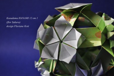 Kusudama SAKURA, design Flaviane Koti, do livro ORIGAMI EM FLOR de Flaviane Koti e Vera Young