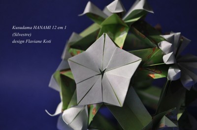 Kusudama Silvestre, design Flaviane Koti, do livro ORIGAMI EM FLOR de Flaviane Koti e Vera Young
