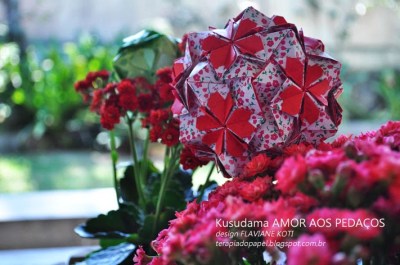Kusudama AMOR AOS PEDAÇOS, design Flaviane Koti, 30 MÓDULOS