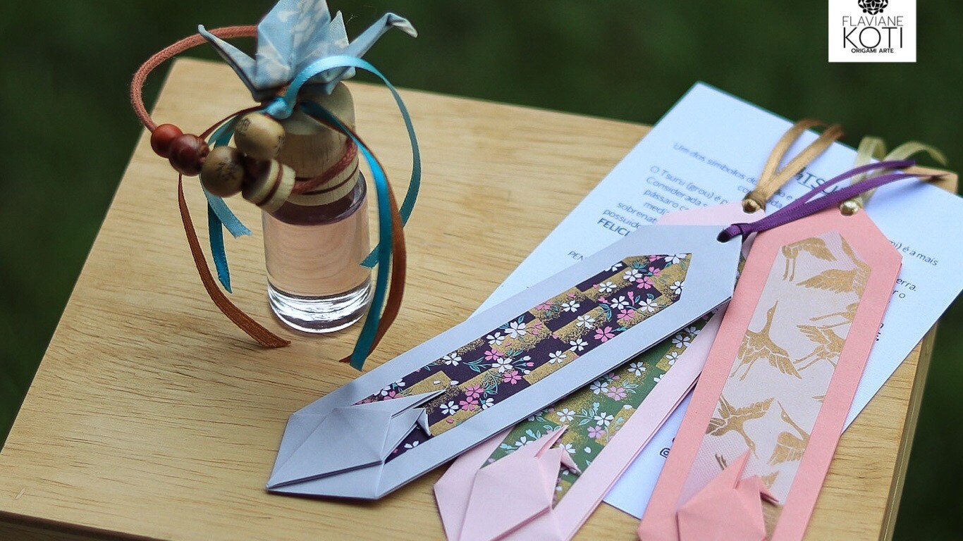 Aromatizador e kit de Marcadores de Livro Tsuru